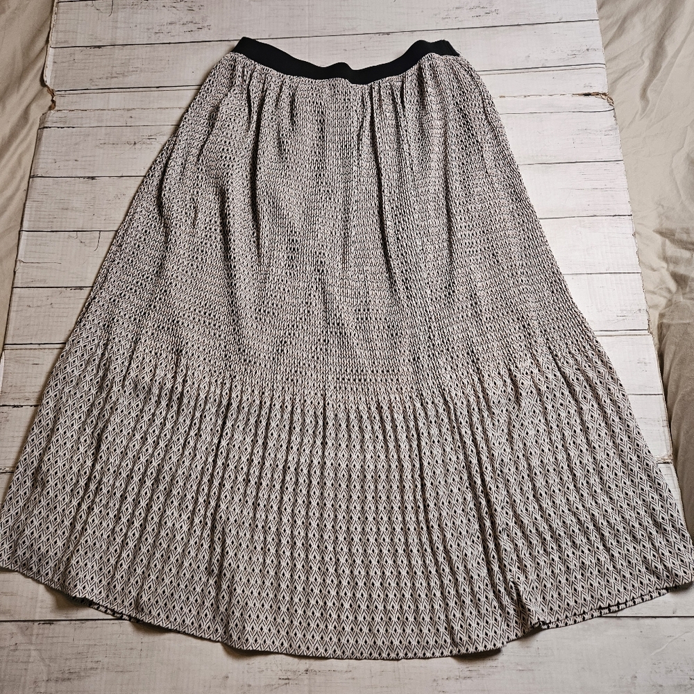 Adrianna Papell Midi Broom Skirt Cream And Black‎ Geometric Boho Size M Whimsy